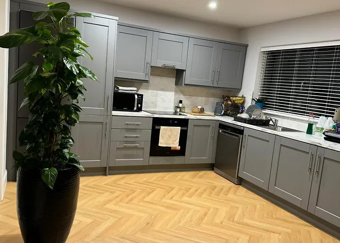 Large Bedroom Near To The Center